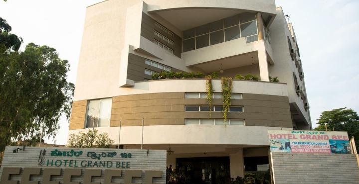 Hotel Grand Bee